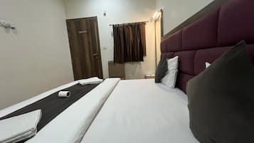 Deluxe Room | Desk, laptop workspace, WiFi (free)
