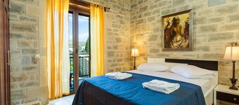 Thalia, Traditional Stone Villa, Intimate Spaces & Private Pool, Family Friendly