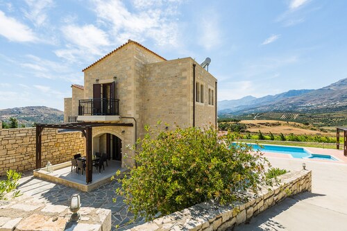 Traditional Cretan Stone Villa, Intimate Spaces & Private Pool, Family Friendly