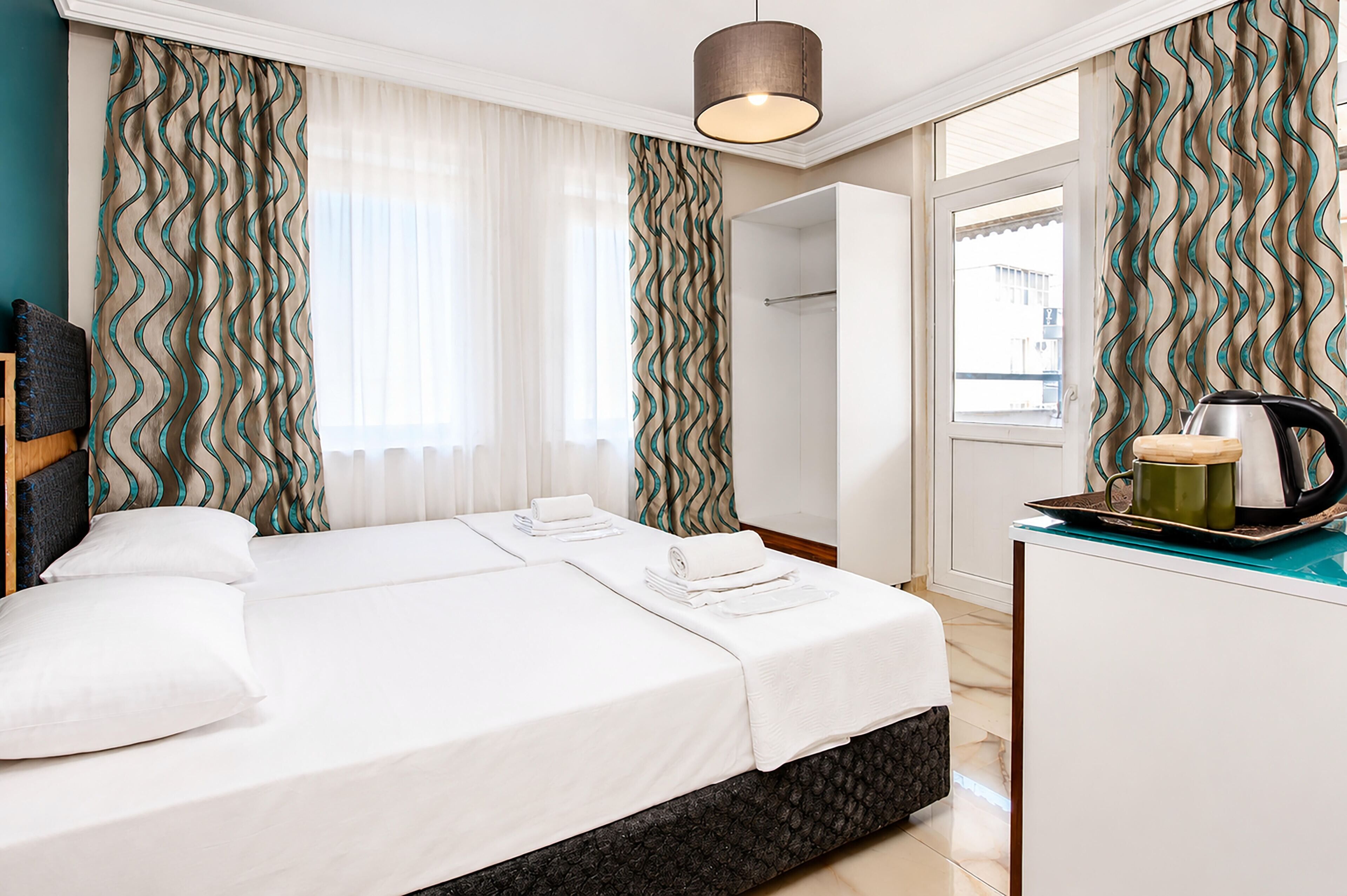Standard-Vierbettzimmer, Balkon