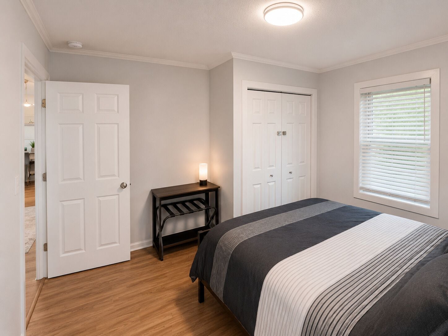 3 habitaciones, tabla de planchar con plancha y wifi gratis 
