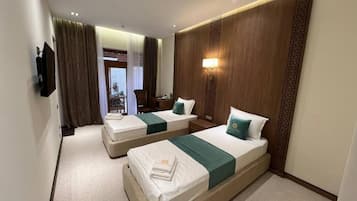 Phòng, quang cảnh sân vườn | Két bảo mật tại phòng, phòng cách âm, bàn ủi/dụng cụ ủi quần áo