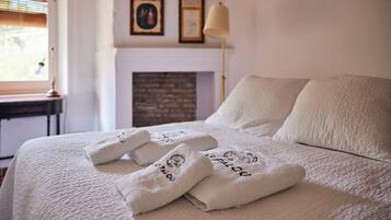 Apartamento superior, vistas al viñedo | Cortinas opacas, tabla de planchar con plancha, wifi gratis