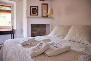 Apartamento superior, vistas al viñedo | Cortinas opacas, tabla de planchar con plancha, wifi gratis