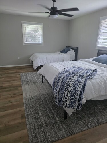House rental Hillsdale walking distance to the Hillsdale college sports complex!