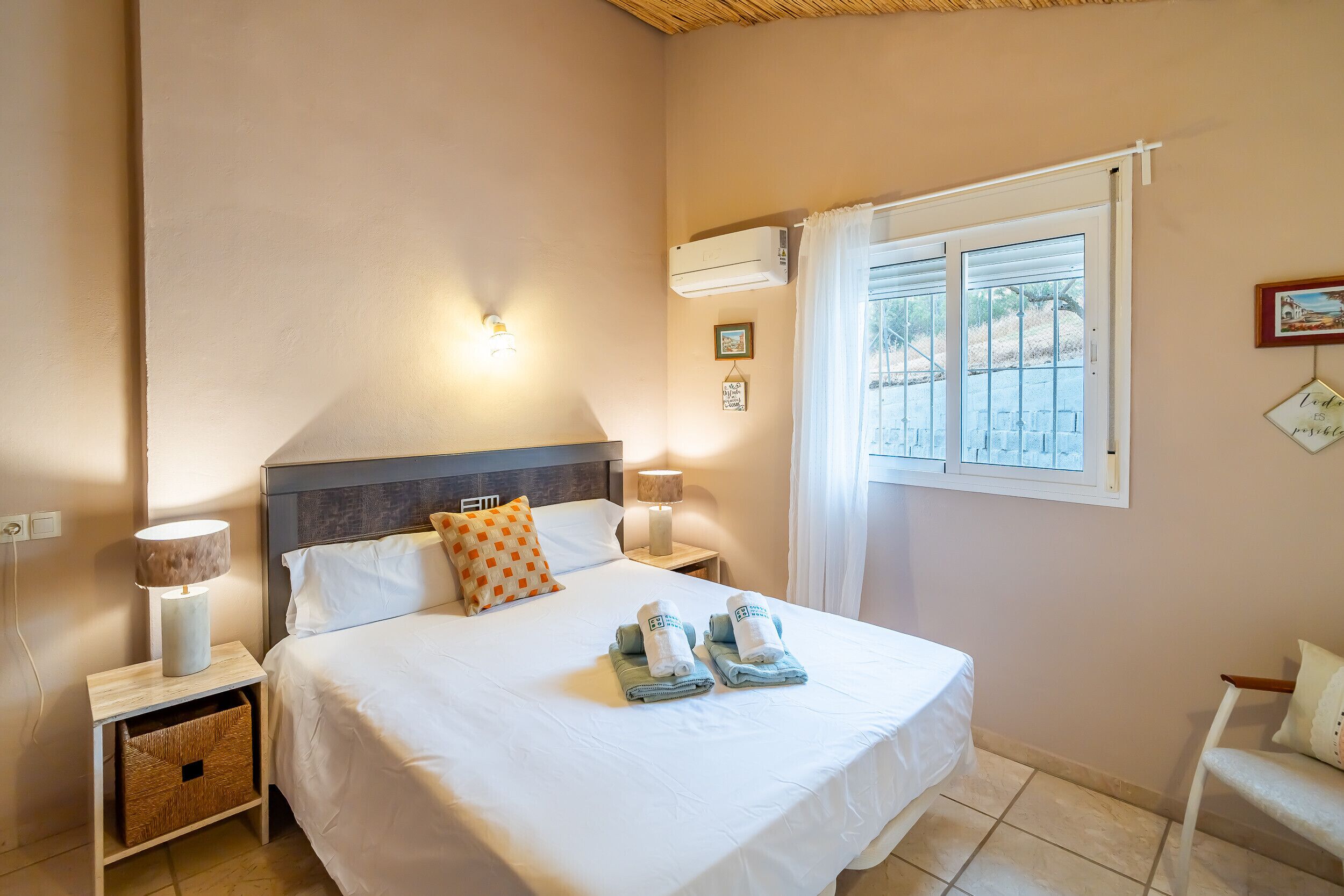 2 dormitorios, tabla de planchar con plancha, wifi gratis y ropa de cama