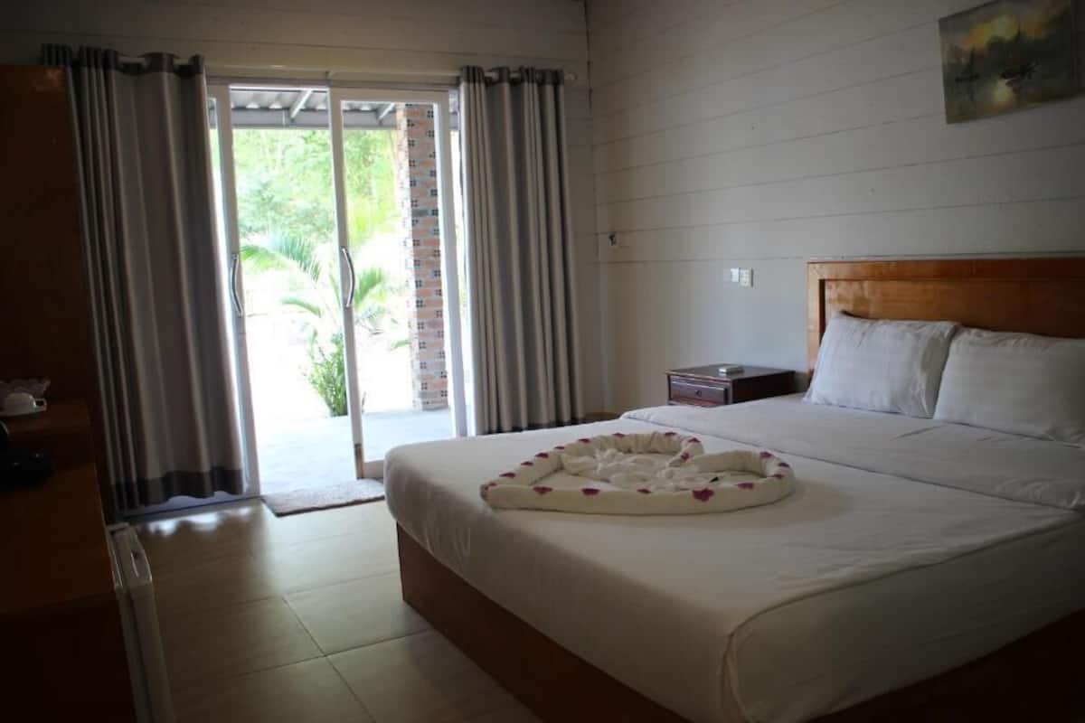 Double Room, Balcony, Garden View | In-room safe, desk, laptop workspace, WiFi (free)