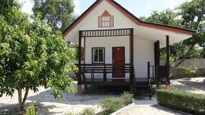 Deluxe Bungalow, Balcony, Garden View | Exterior