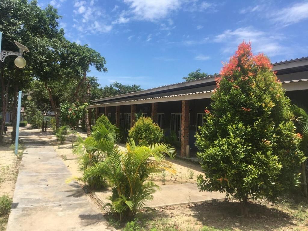 Quarto casal, sacada, vista para o jardim | Área da propriedade