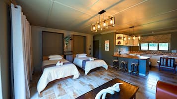 Deluxe Double Room, 1 Double Bed, Patio, Garden View | Desk, laptop workspace, WiFi (free)