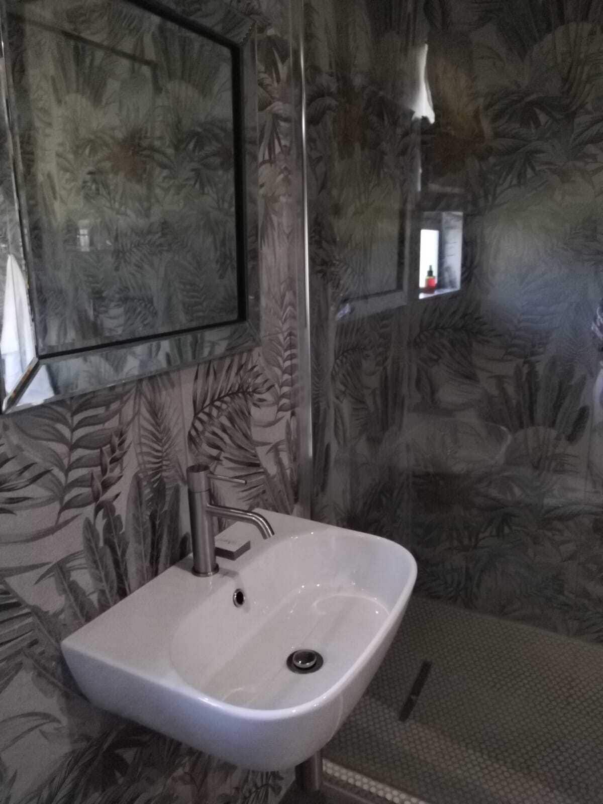 Bathroom | Shower, free toiletries, towels, soap