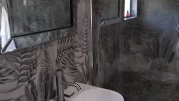 Bathroom | Shower, free toiletries, towels, soap