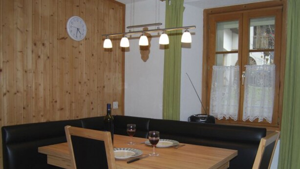 Dining - Ferienwohnung Hof Collet Appartement/Fewo, Dusche oder Bad, WC, 1 Schlafraum by Interhome (Cunter)