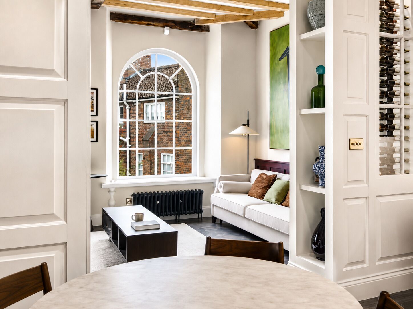 Apartamento luxo, 2 quartos | Área de estar