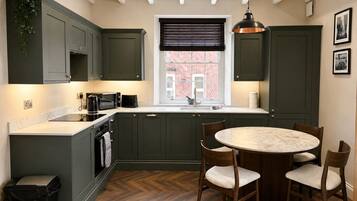 Apartment, 2 Bedrooms | Private kitchen | Microwave, oven, stovetop, dishwasher