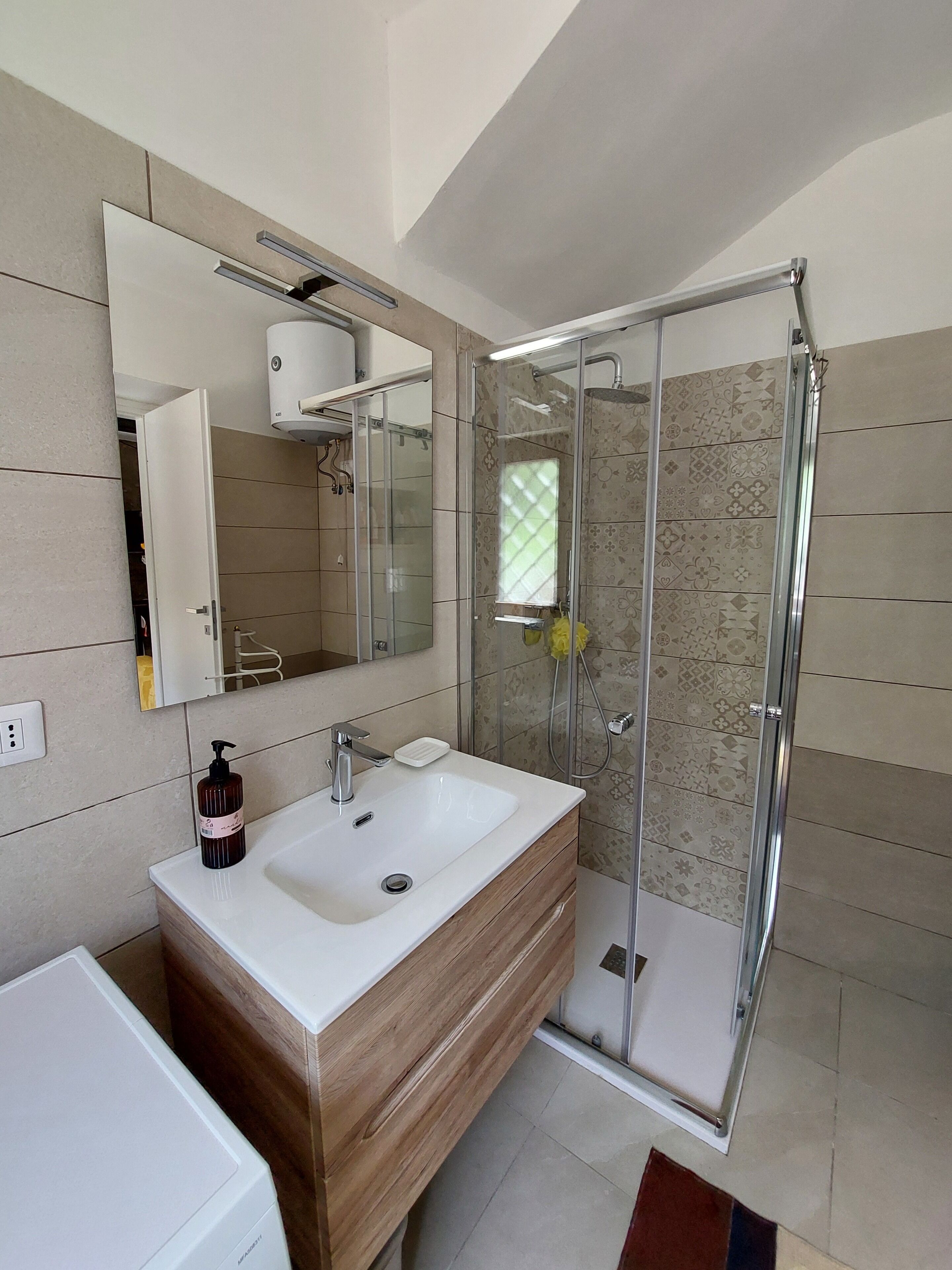 Studio (0 Bedroom) | Badezimmer