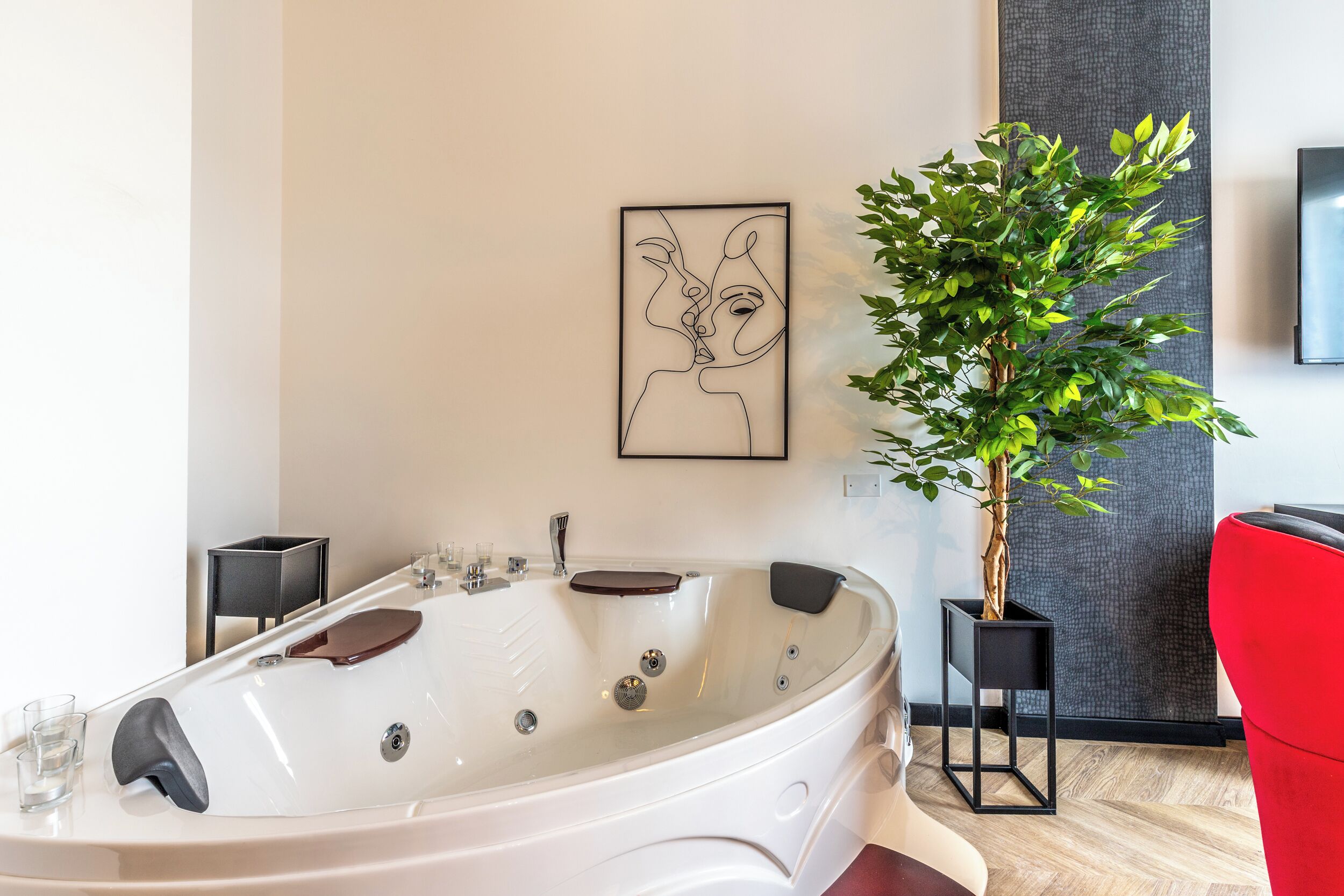 Private spa tub