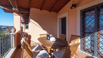 Villa (1 Bedroom) | Terraza o patio