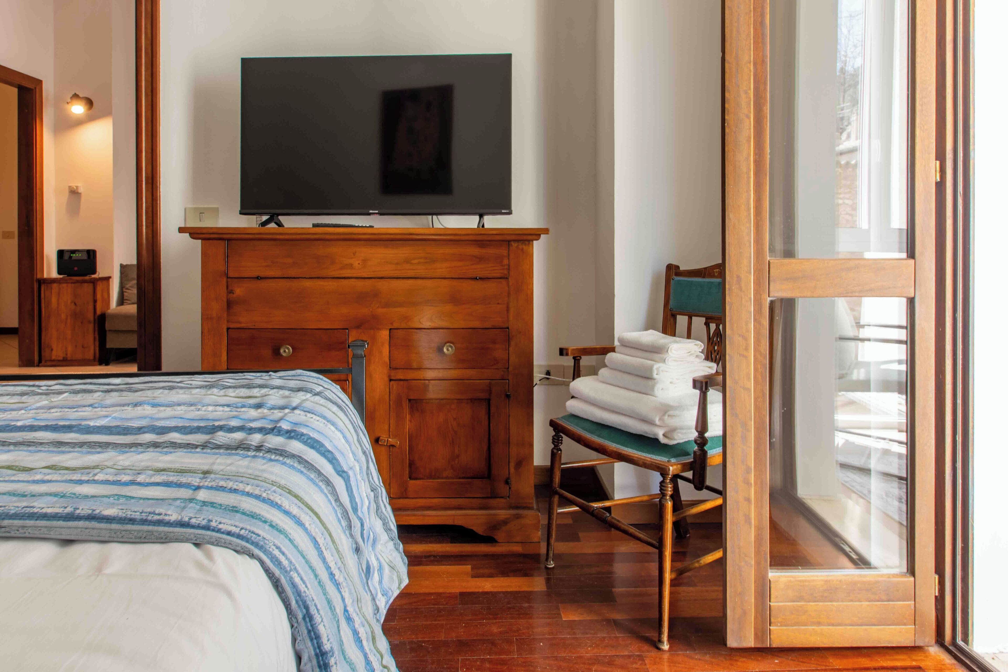 Apartment (1 Bedroom) | 1 bedroom, laptop workspace, bed sheets