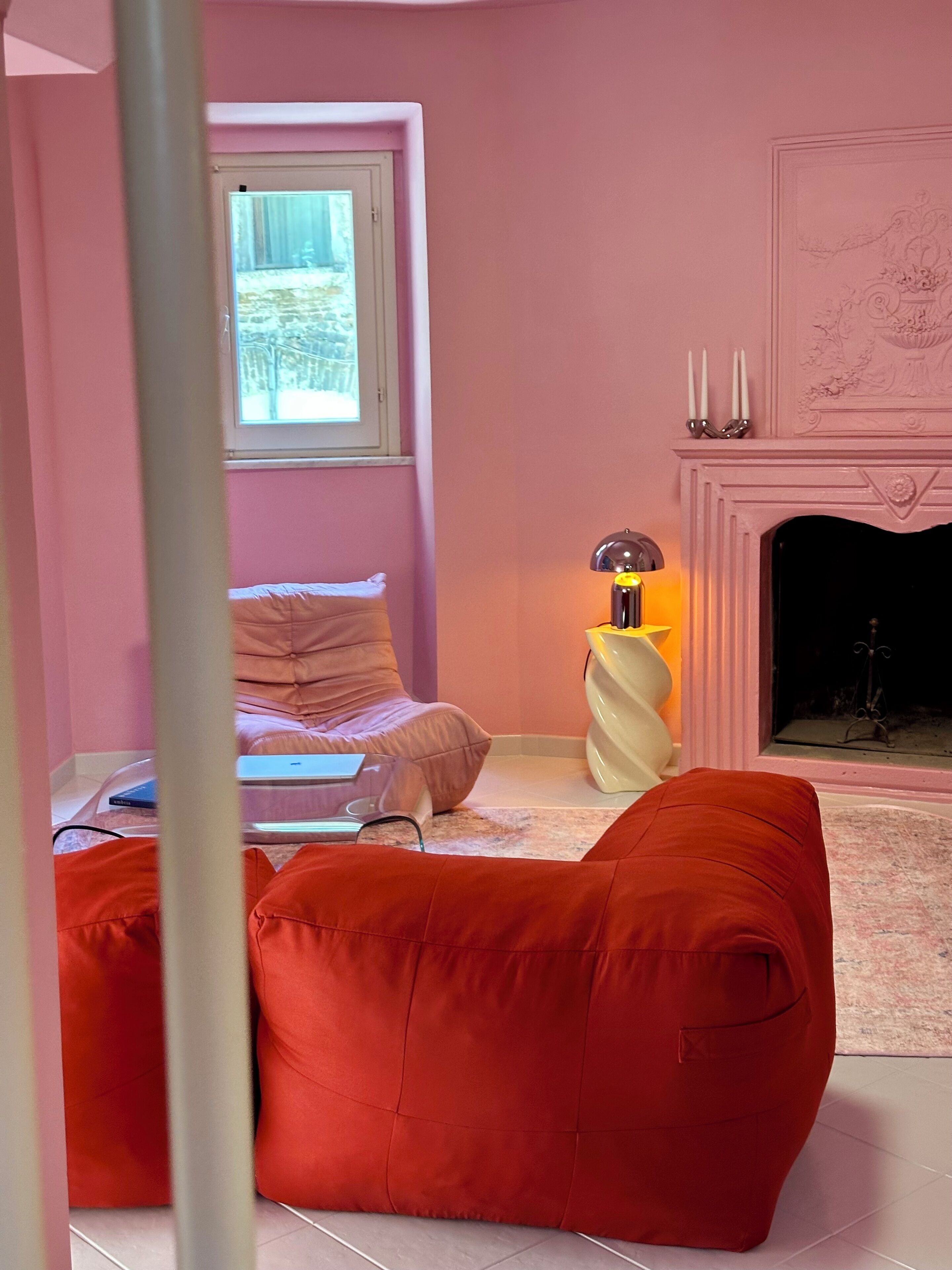 Apartment (2 Bedrooms) | Living area | Fireplace