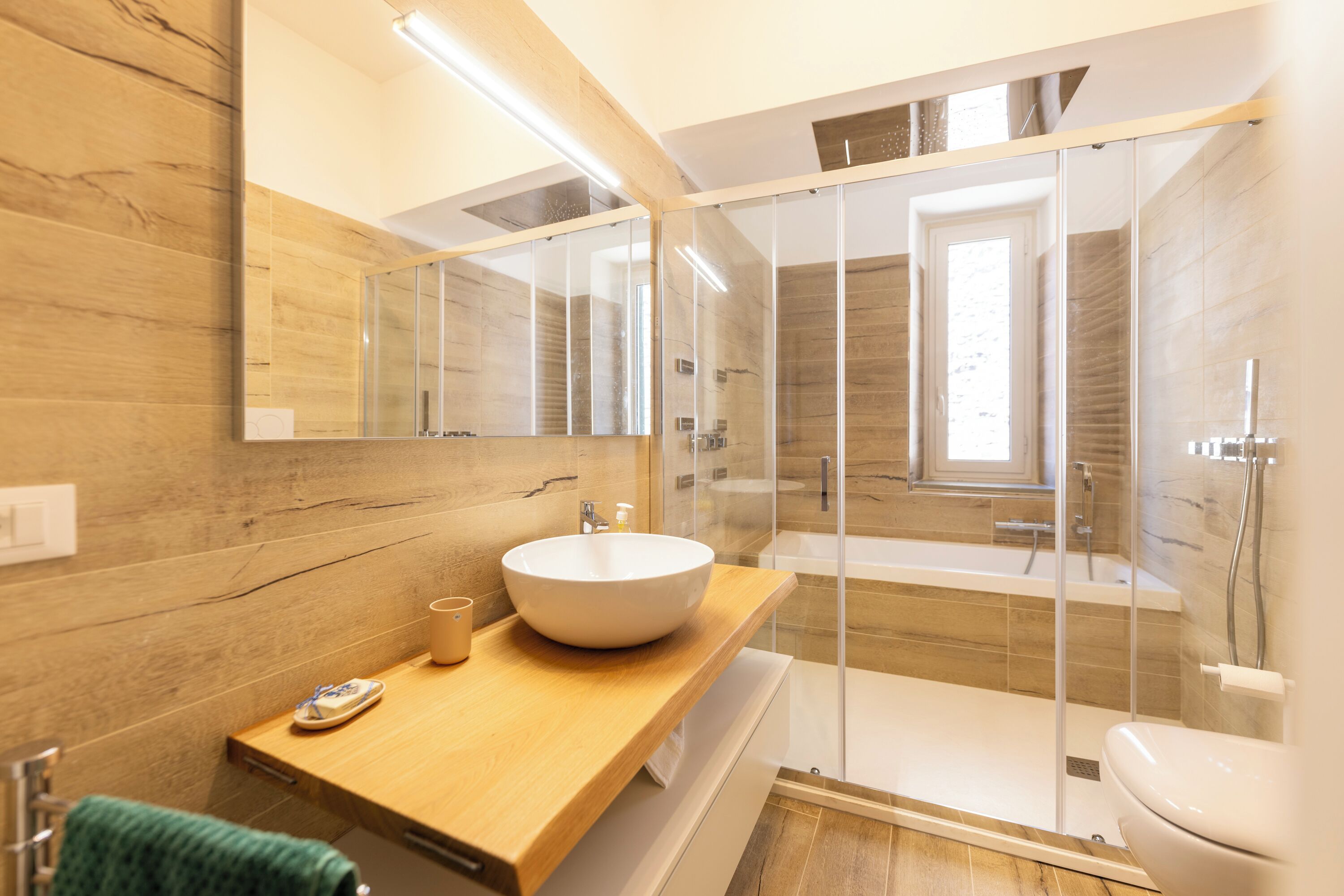 Appartement (1 Bedroom) | Badkamer | Een bad, een bidet