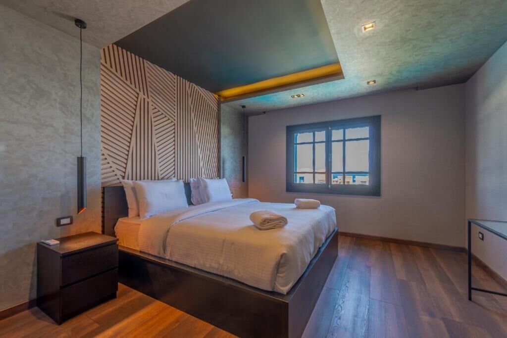 4 slaapkamers, een strijkplank/strijkijzer, wifi, beddengoed