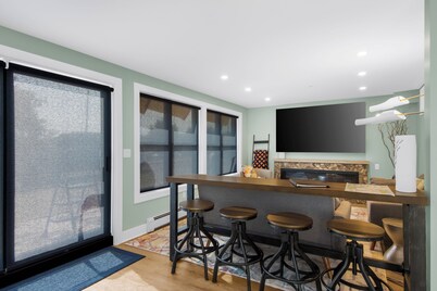 Marina Overlook: 4 BR, 2 BA Condominium in Charlevoix, Sleeps 10