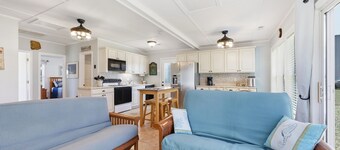 Marshallberg Waterfront Cottage w/Dock!