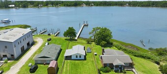 Marshallberg Waterfront Cottage w/Dock!