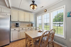 Unclassified image, 3 of 35, button - Marshallberg Waterfront Cottage w/Dock! (Marshallberg)