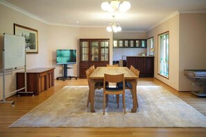 Dining - Wyee Farm Stay - Family Escape - Sleeps 12 in Wyee (Wyee)