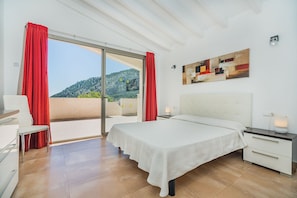 4 bedrooms, iron/ironing board - Central Townhouse With Pool, Pollenca (Pollença)