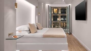 Deluxe Double Room, Balcony, City View