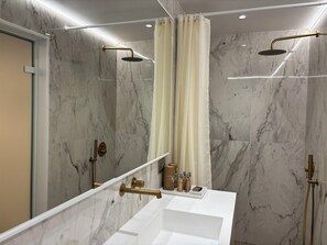 Deluxe Double Room, Balcony, City View | Bathroom - WHITE ROSE ATHENS RESIDENCE (Athens)