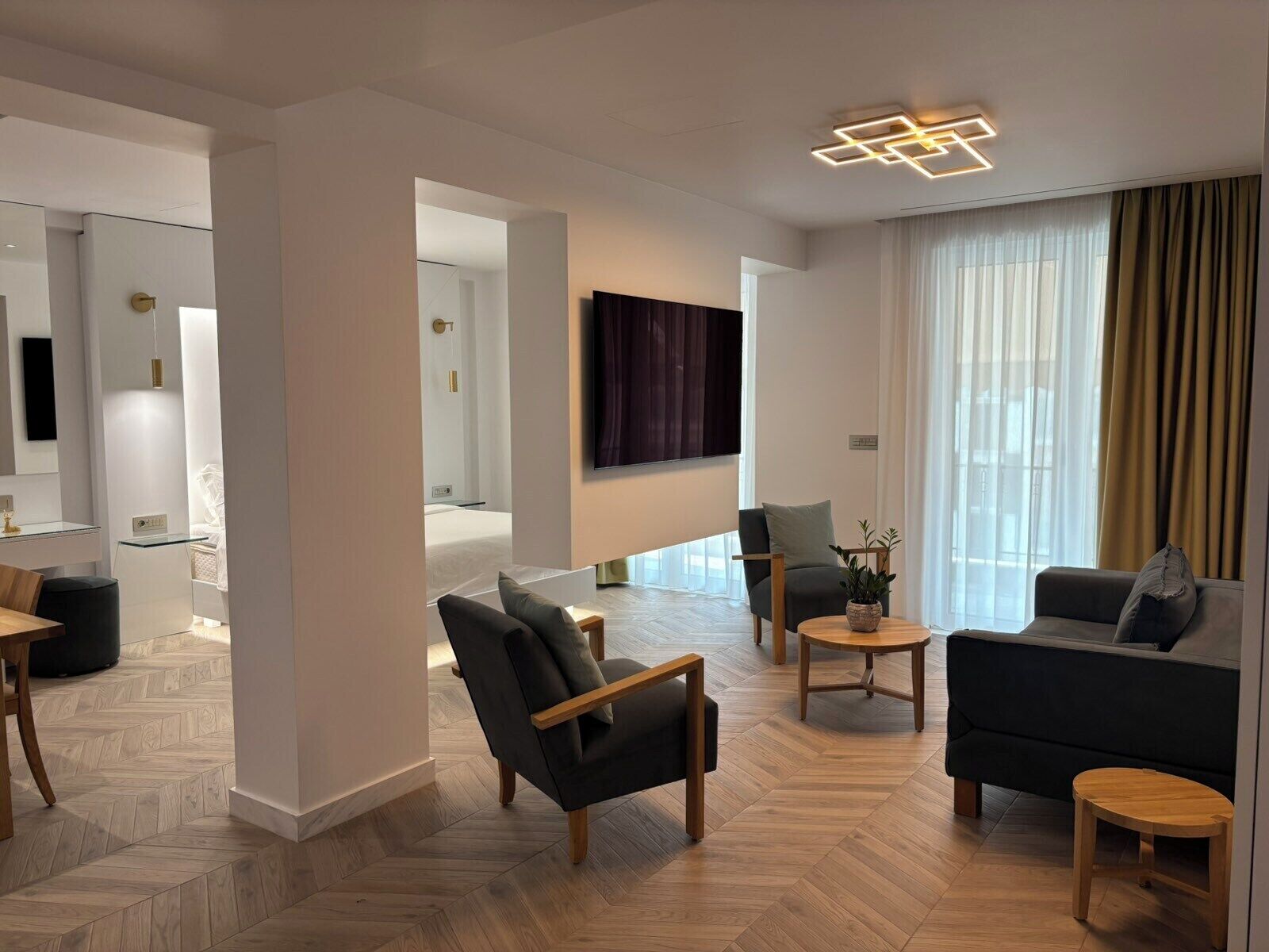 Premium bedding, down duvets, pillow-top beds, free minibar