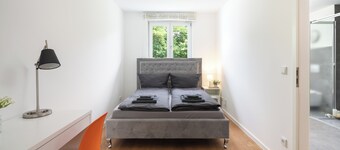 Nice Home with Garden / Near the Munich Trade Fair Center: 6 Bedrooms and 2 Bathrooms with Garden