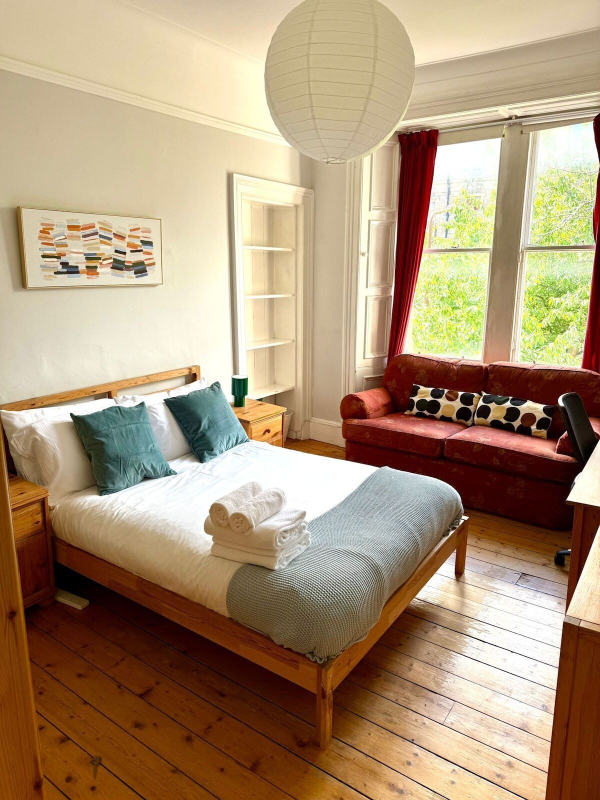 2 slaapkamers, een strijkplank/strijkijzer, wifi, beddengoed