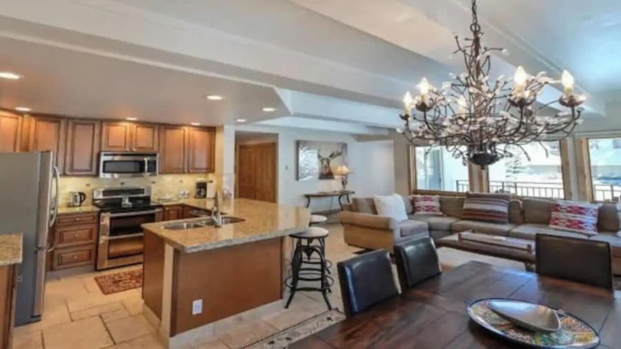 Ski Lodge Styled Plaza Condo 3 Bedroom Condo