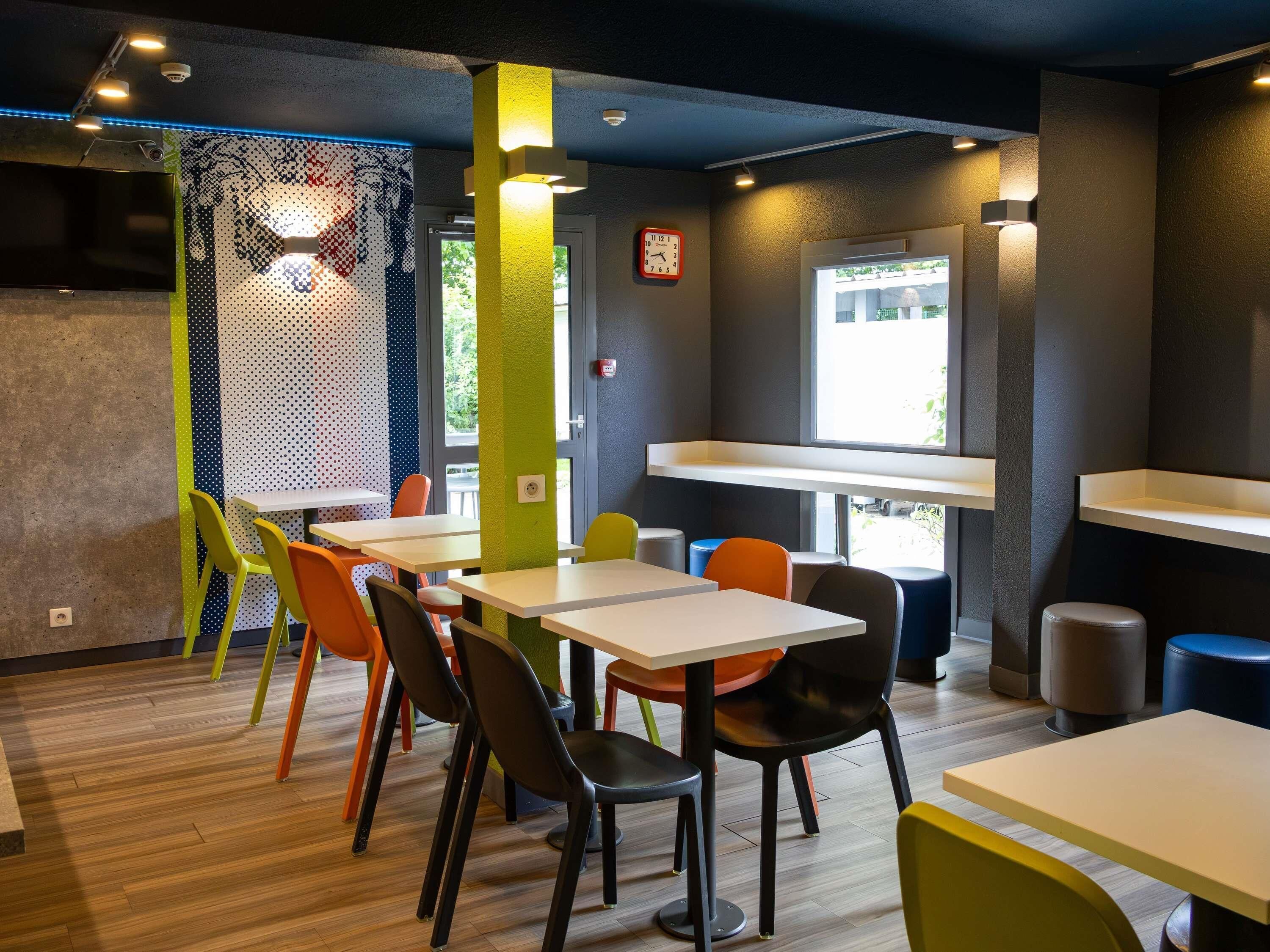 Petit déjeuner buffet servi tous les jours en supplément