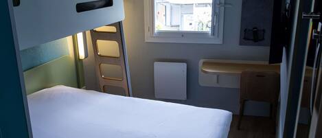 Triple Room, 1 Double Bed | Cribs (free), WiFi (free), bed sheets