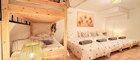 4 bedrooms, WiFi (free), bed sheets