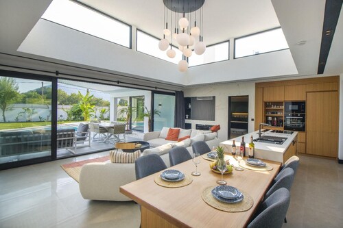 Wonderful 2-bedroom house with AC in charming Fethiye
