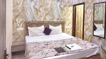 Deluxe Room | Free WiFi, bed sheets