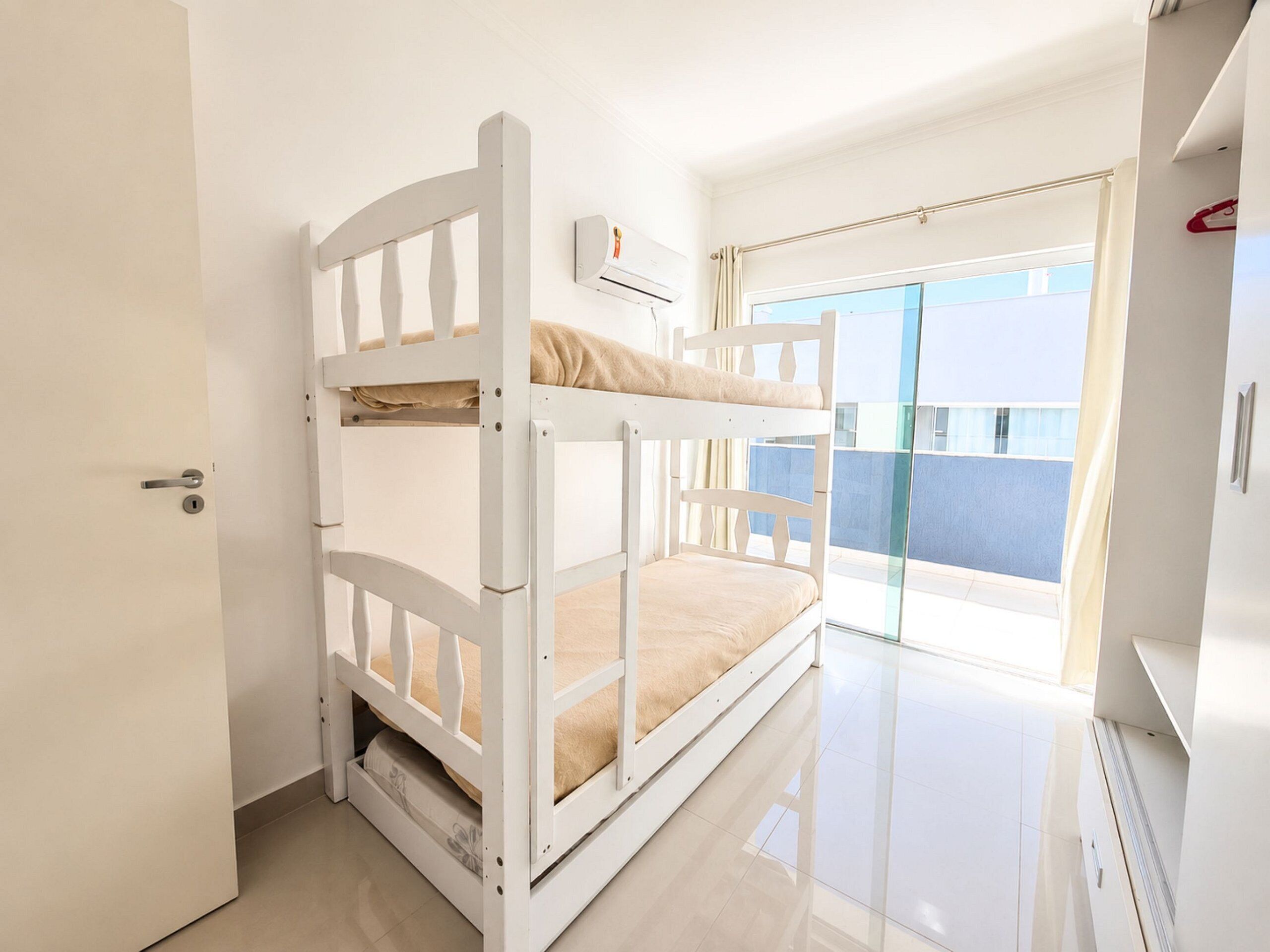 Apartment | Verdunkelungsvorhänge, Bügeleisen/Bügelbrett, kostenloses WLAN