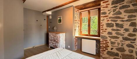 4 bedrooms