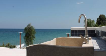 Apartment 'Cala Galatea 2' with Sea View, Private Terrace and Wi-Fi
