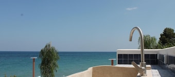 Apartment 'Cala Galatea 2' with Sea View, Private Terrace and Wi-Fi