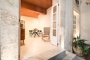 Dining - Stemma Apartment   Loggiato Verga (SIRACUSA)