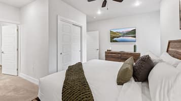 2 bedrooms, WiFi (free), bed sheets