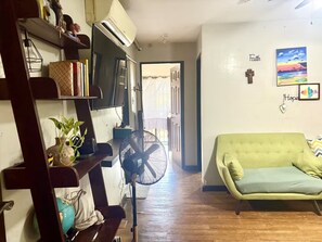 Living area - Spacious 3BR Senja Pasig Home | Sleeps Up To 9! (Pasig)